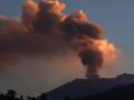 Gunung Raung Muntahkan Abu Vulkanik, Bandara Banyuwangi Terganggu