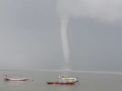 Viral Angin Puting Beliung di Laut Kenjeran, BMKG: Itu Belalai Air