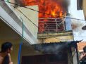 Diduga Korsleting Listrik, Lantai Dua Rumah Sehati Hangus Terbakar