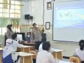 Dukung Simulasi Sekolah Tatap Muka, Kapolrestabes Surabaya Jadi Guru
