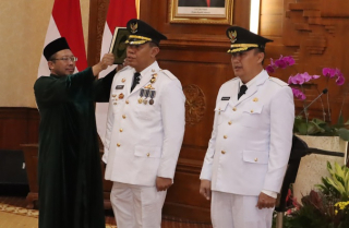 Pj Gubernur Jatim Lantik Penjabat Bupati Magetan dan Wali Kota Malang, Ini Sosoknya