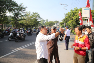 Tak Ada Lagi Tambal Sulam, Eri Cahyadi Pilih Pengaspalan Overlay Agar Jalan-Jalan di Kota Surabaya L