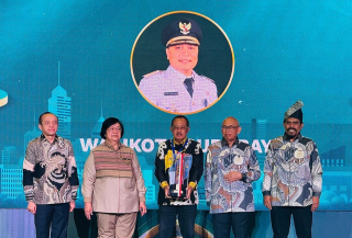 9 Kali Berturut, Wali Kota Eri Cahyadi Raih Penghargaan Nirwasita Tantra dari KLHK RI