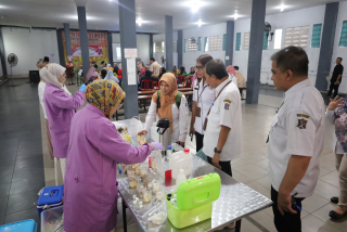Pemkot Surabaya Gandeng BPOM Lakukan Uji Sampling Pangan Aman bagi Pedagang SWK