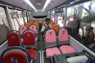 Urai Kemacetan, Pemkot Surabaya Luncurkan Bus Listrik dan Tambah Armada Wira Wiri