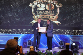 Kinerja Moncer, Bank Jatim Borong Dua Penghargaan Sekaligus dari The Finance