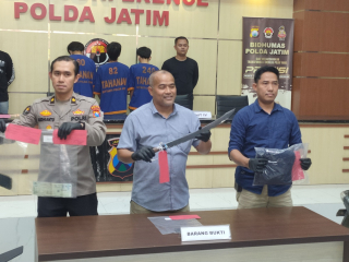 Komplotan Begal yang Suka Bacok Orang Ditangkap Jatanras Polda Jatim, Sering Beraksi di Pasuruan