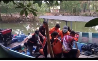 Perahu Karam di Dekat Mangrove Surabaya, Seorang Pemancing Meninggal