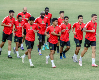 Amankan Laga Persebaya vs PSM di GBT, 2.512 Aparat TNI-Polri Dikerahkan