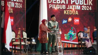 Risma-Gus Hans Janji Gaji Naik Buat Aparat Birokrasi yang Berprestasi