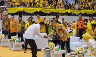Silaturahmi Relawan Banjir Uang dan Hadiah, Adies: Itu Dana Pembinaan untuk Masyarakat