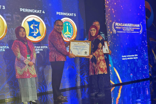 Pertahankan Zona Hijau Sejak 2021, Pemkot Surabaya Diganjar Penghargaan dari Ombudsman RI