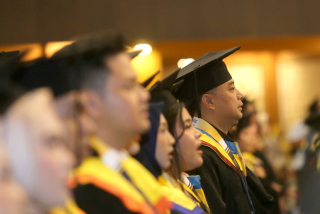 Resmi Sandang Gelar Doktor Prodi PSDM Unair, Wali Kota Eri Cahyadi: Ilmunya Untuk Membangun Surabaya