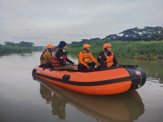 Balita yang Hanyut di Wiyung Belum Ditemukan, Pencarian Hari Ini Dilanjutkan ke Jembatan SMPN 34