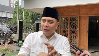 Eri Cahyadi Terima Puluhan Proposal Visi Misi Pembangunan Surabaya dari Kepala Dinas hingga Staf