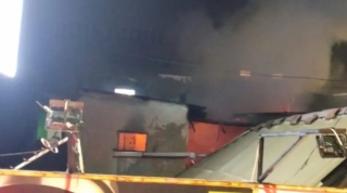 Korsleting Listrik, Bengkel Motor di Keputih Surabaya Terbakar