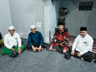 Bupati Pamekasan Terpilih Memimpin Tahlil Ibunda Mahfud MD di Desa Plakpak
