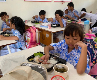 Istana: Makan Bergizi Gratis Dimulai Hari Ini di 190 Titik 26 Provinsi, Termasuk Jawa Timur