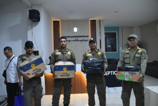 Razia di Bulan Ramadhan, Satpol PP Kota Surabaya Amankan 76 Minuman Beralkohol