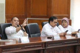 Hari Air Sedunia 2025, Wali Kota Eri Cahyadi : Jangan Buang Sampah ke Sungai