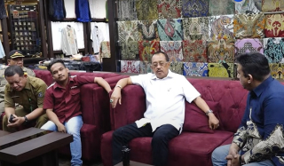 Ungkap Toko Tekstil di Surabaya yang Atur Sholat Jumat Karyawan Digilir, Cak Ji: Koyok Arisan Ae