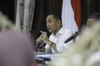 Wali Kota Eri Cahyadi Gratiskan Penerbitan Surat Sehat untuk Pelajar Surabaya Daftar SMK