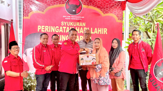 Politik Kemanusiaan di Kampung Proklamator: DPC PDI Perjuangan Kota Surabaya Bagikan Sembako