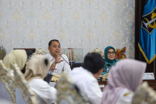 Aplikasi Sayang Warga dan Kolaborasi Kuat Surabaya Tekan Stunting Drastis