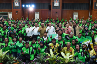 Pemkot Surabaya Beri Bantuan BPJS Ketenagakerjaan kepada 15.350 Pengemudi Ojol