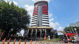 OTT Wamenaker, KPK Amankan 10 Orang