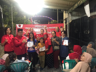 Giliran Warga Kecamatan Sukomanunggal Dapat Dana PIP dari PDIP Surabaya, Ini Pesan Plt Ketua DPC