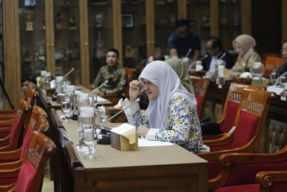 Jadi Inspirasi Daerah Lain, Anggota DPR Reni Astuti Puji Walikota Surabaya Konsisten Programkan Beasiswa Kuliah