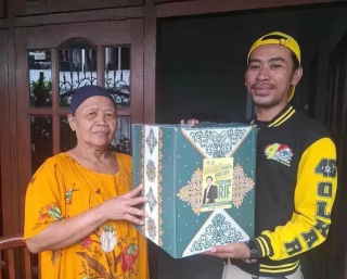 Fraksi Golkar Bagikan 1,5 Ribu Paket Sembako ke Warga Rungkut, Gunung Anyar, dan Sidosermo