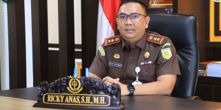Kejari Tanjung Perak Surabaya Sita Uang Korupsi Kasus PT DJA Rp 5 Miliar