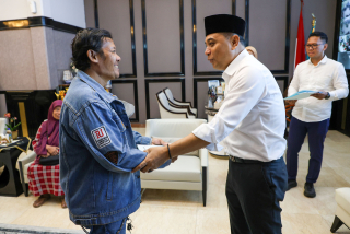7 Pedagang yang Lapaknya Terbakar saat Aksi Massa di Tegalsari Dapat Bantuan Modal