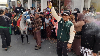 Tradisi Ruwat Pasar Benowo Meriah, 200 Burung Dilepas sebagai Simbol Tolak Bala