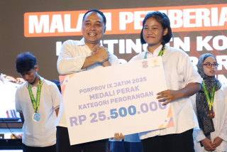 Pemkot Surabaya Kucurkan Bonus Rp42,7 Miliar untuk Atlet Berprestasi Porprov Jatim 2025
