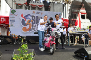 Dasa Cita Karang Taruna Diterima, Wali Kota Eri Gelontor Anggaran Per RW dan Prioritaskan Tenaga Kerja Lokal