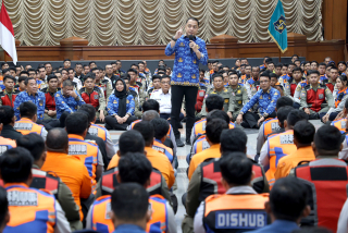Wali Kota Eri Bentuk Pasukan Gabungan "PRJ” di 54 Titik, Kembalikan Fungsi Utama Jalan