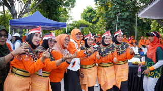 Peringati Hari Pahlawan, Reni Astuti Ajak 40 Grup Senam Bergerak Bersama: Warga Kampung Jadi Duta Sehat Surabaya