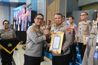 Di Penghujung 2025, Biro Logistik Polda Jatim Sabet Dua Penghargaan Aslog Polri
