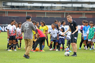 Surabaya – Liverpool Pererat Sister City, Tranmere Rovers Latih 200 Talenta Muda