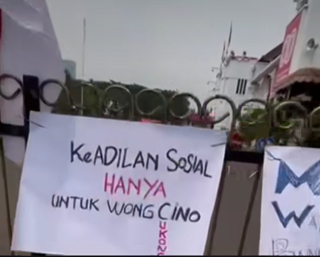 Aksi Surat Ijo di Balai Kota Memanas, Anggota DPRD PSI Josiah Michael Sesalkan Tulisan Bernuansa SARA
