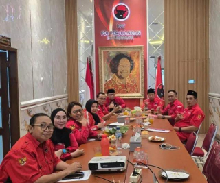PDIP Surabaya Bergerak Cepat: Bantuan untuk Korban Bencana Sumatera Mulai Disalurkan