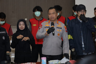 Polrestabes Surabaya Amankan 8 Remaja Pelaku Pengeroyokan dan Perampasan Motor, Diduga Anggota Perguruan Silat