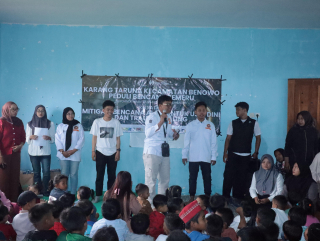 Pemuda Benowo Dampingi Anak Korban Semeru Pulihkan Trauma  