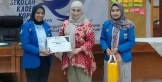 Sekolah Kader Kopri PMII Surabaya, Ajeng Wira Wati Tegaskan Kaderisasi Perempuan Tak Cukup Sekadar Kuota