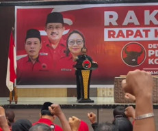 Rakercab PDIP Surabaya Tegaskan Soliditas Kader, Armudji: Surabaya Kandang Banteng