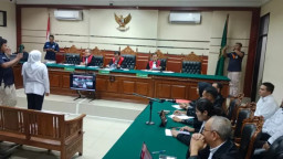 Gubernur Khofifah Bantah Terima Jatah Fee Dana Hibah yang Disebut di BAP Kusnadi