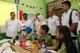 Larangan Medsos Anak Berlaku 28 Maret, Pemkot Surabaya Sudah Antisipasi Lewat Sekolah